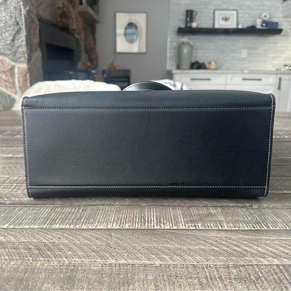 Alexander McQueen The Grip Tote Bag in Black - Picture 7 of 15